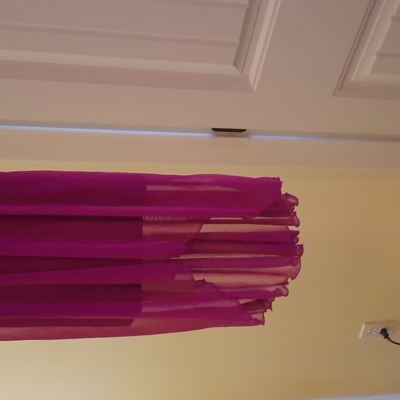 Young ladies formal dress - Picture 3 of 5